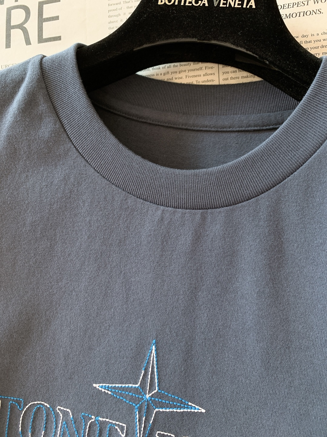 Stone Island 石头岛 2026SS早春新品 刺绣短袖T恤重磅上新！甄选定织高支精梳棉面料，触