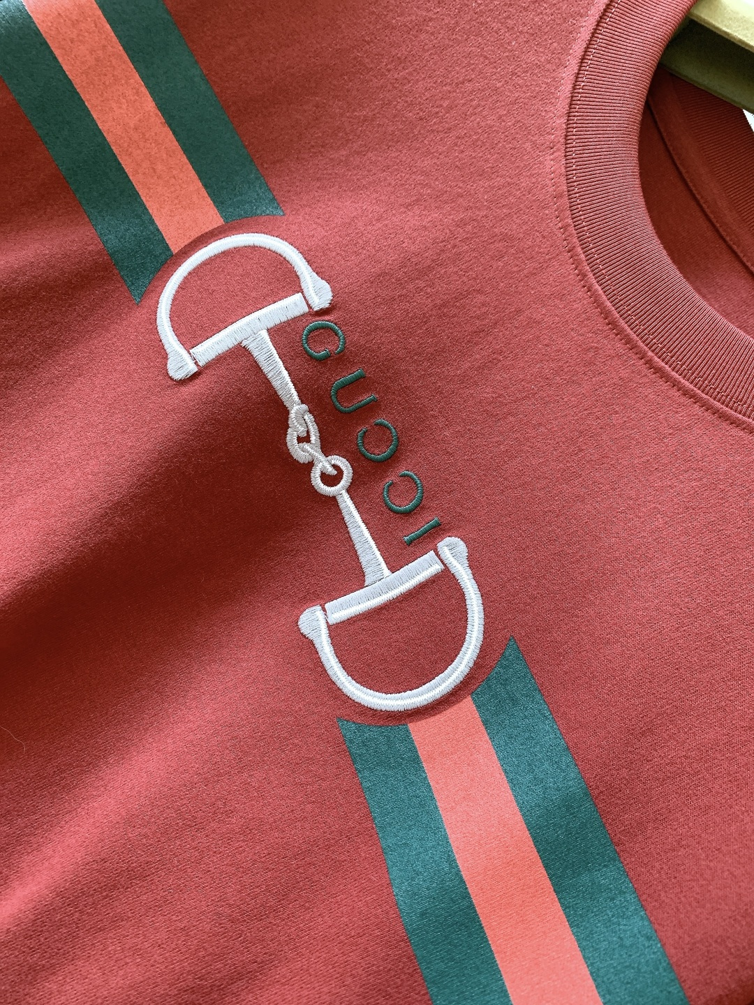 Gucci 古驰 2026SS早春新品马衔扣织带刺绣短袖T恤重磅上新！甄选进口260g高支双股精梳棉面料