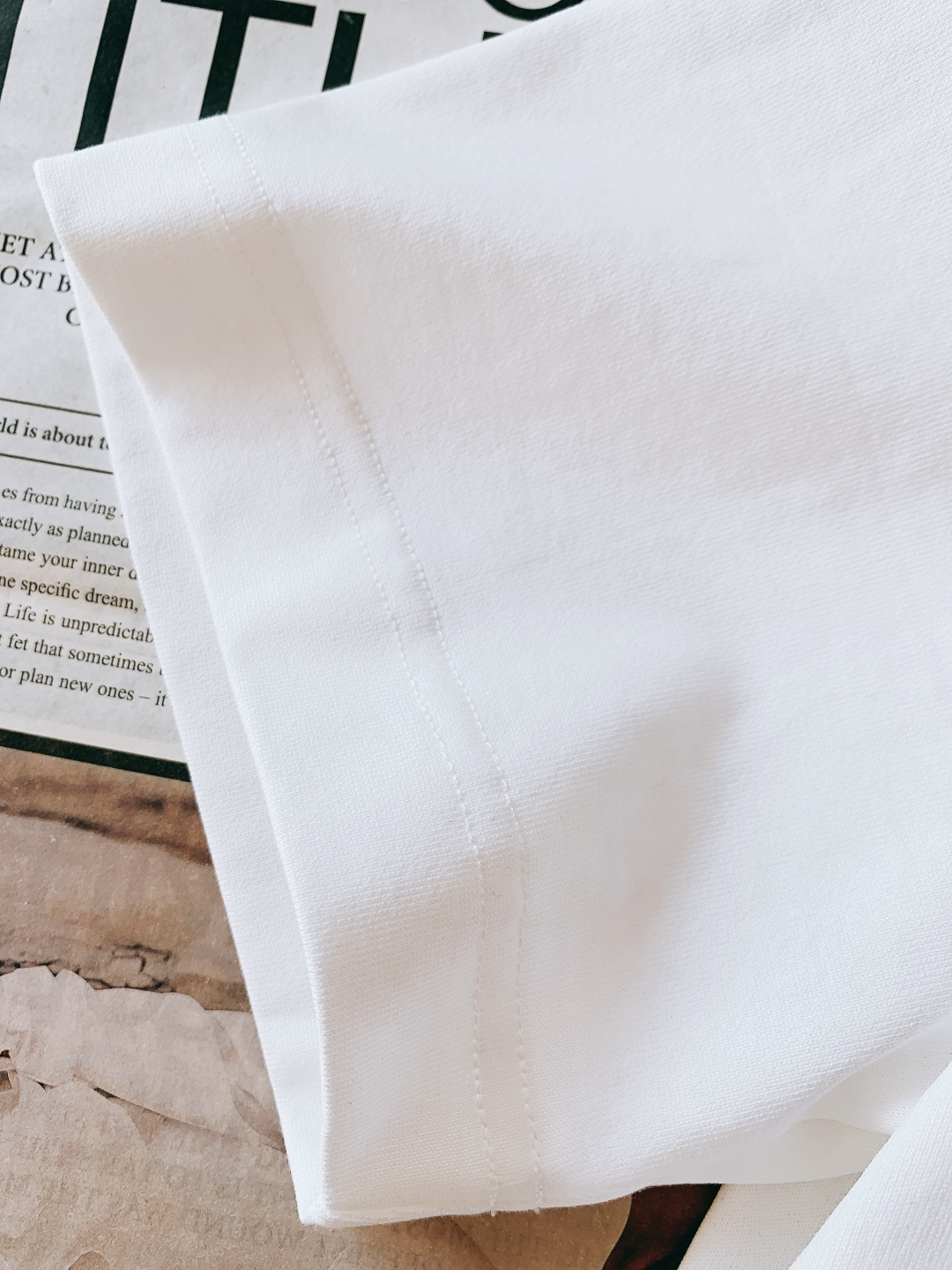 Burberry 巴宝莉 2026SS早春新品 浮雕刺绣T恤。100%进口精梳棉料，酵素洗水软乎乎超亲肤