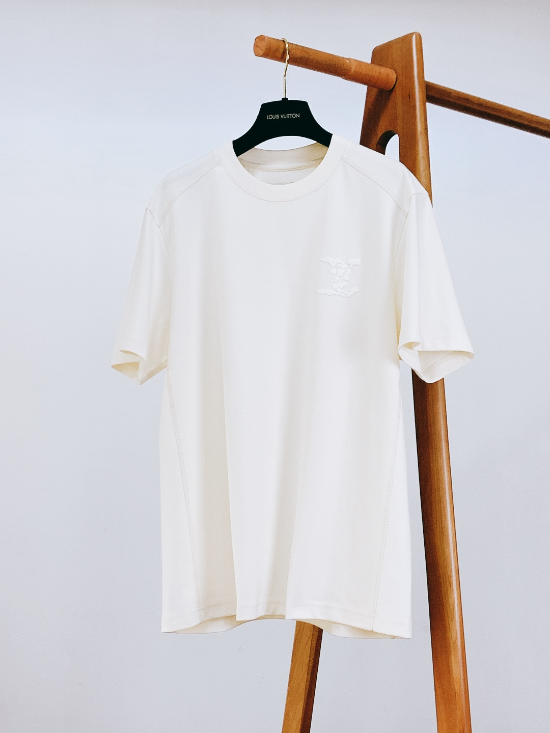 ⚠️🌾LouisVuitton 路易威登 2026SS早春新品云朵压印Logo短袖T恤。280g高支高密