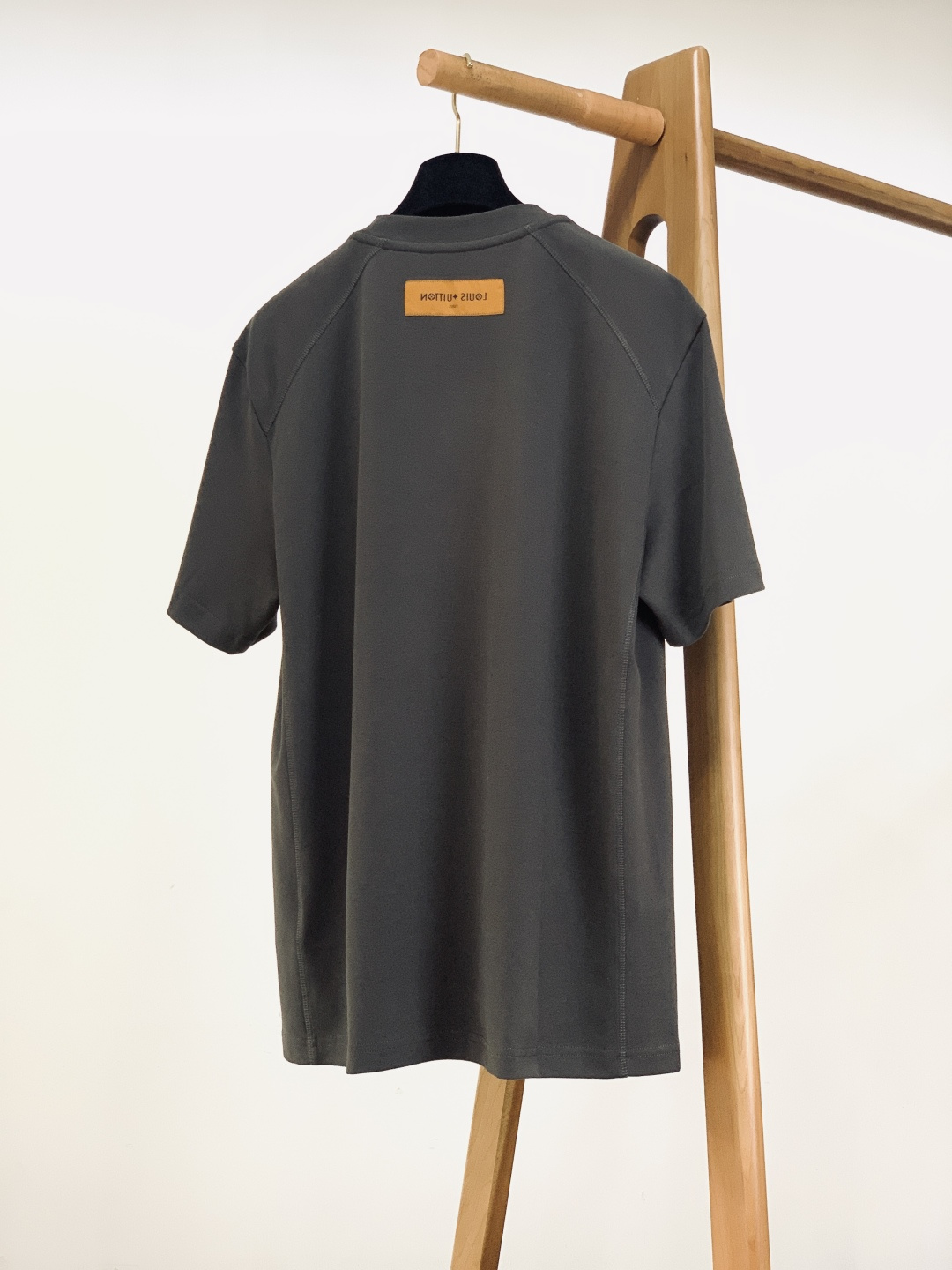 ⚠️🌾LouisVuitton 路易威登 2026SS早春新品云朵压印Logo短袖T恤。280g高支高密