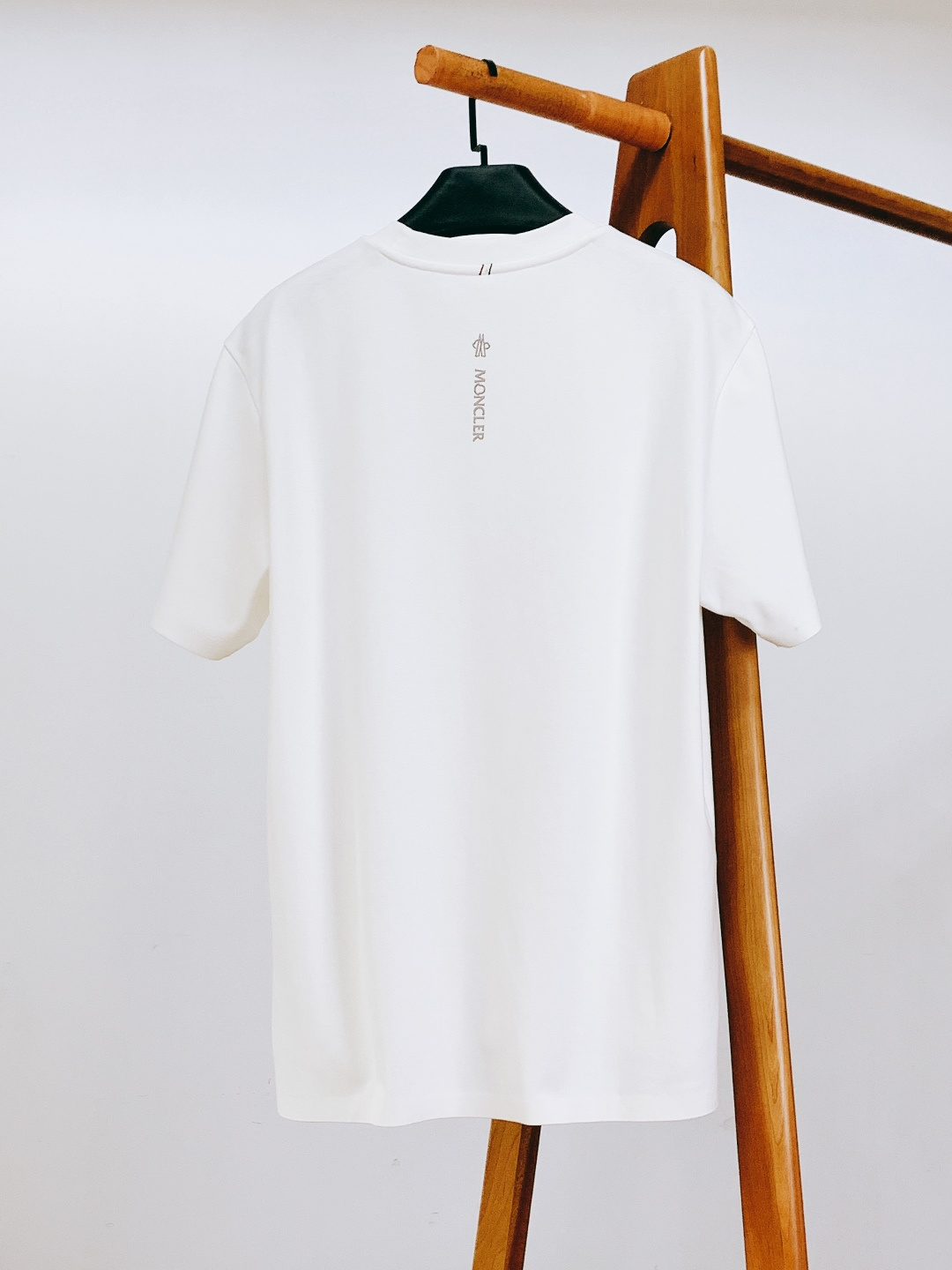 ⚠️🌾Moncler 蒙口 2026SS早春新品 经典T恤，一件顶三件的硬核质感210g重磅高支棉，丝光