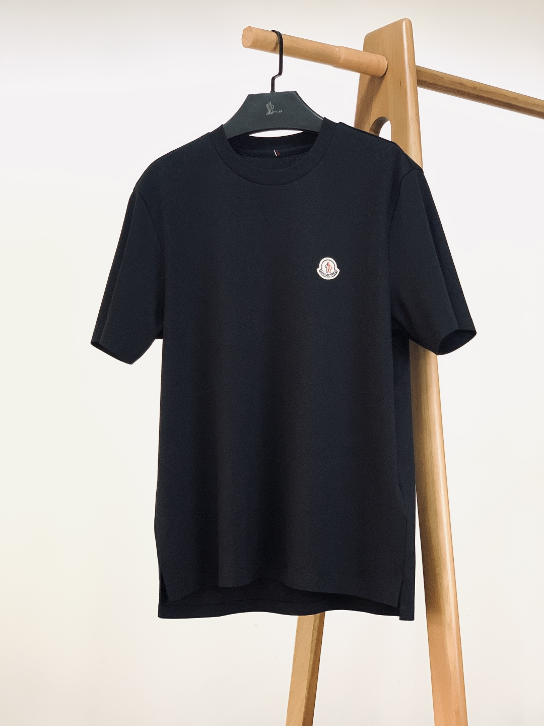 ⚠️🌾Moncler 蒙口 2026SS早春新品 经典T恤，一件顶三件的硬核质感210g重磅高支棉，丝光