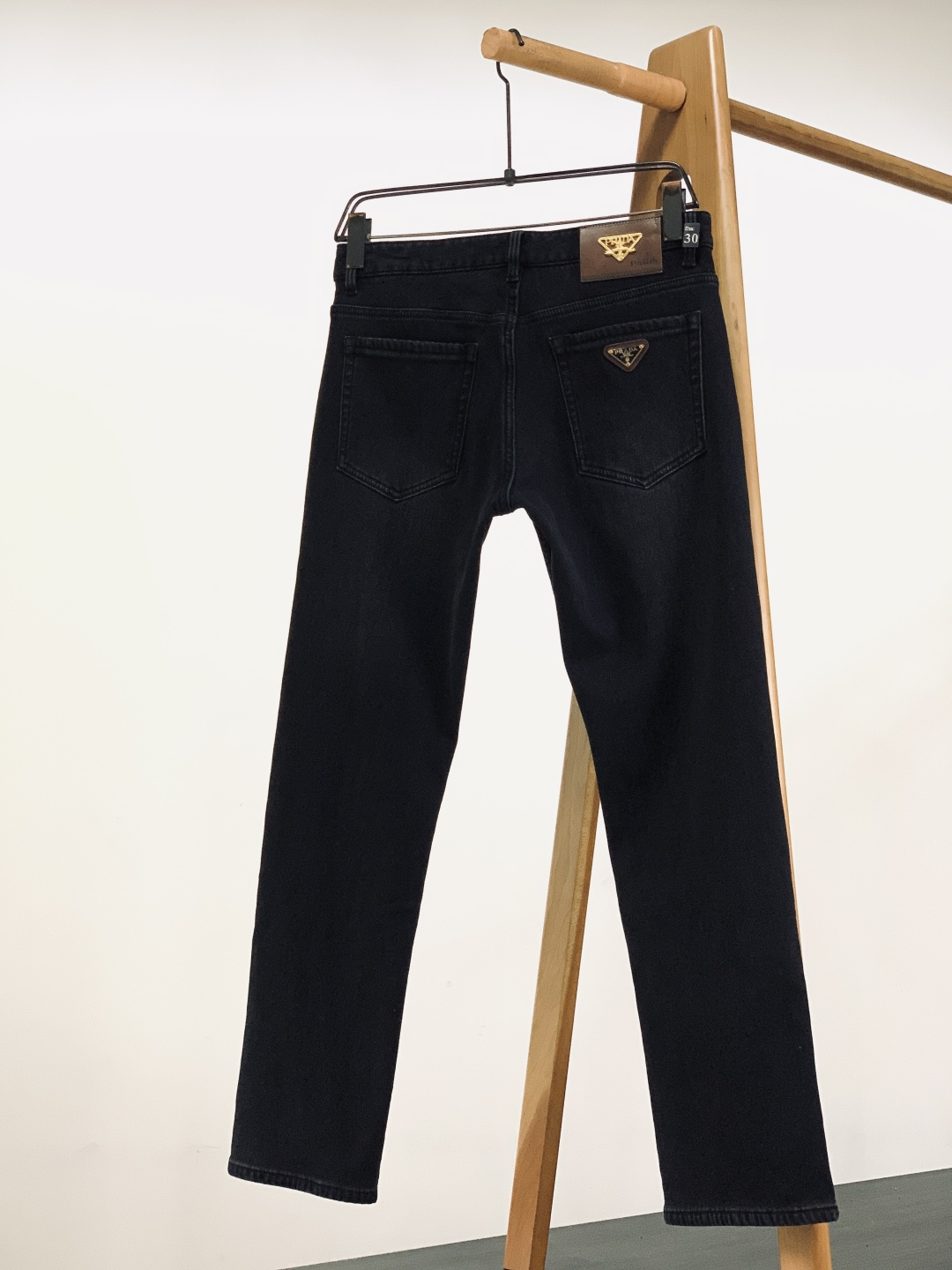 ⚠️🌾Prada 普拉达 2026SS早春新品 秋冬刚需，加绒牛仔裤。重磅牛仔+高密摇粒绒，保暖不臃肿黑