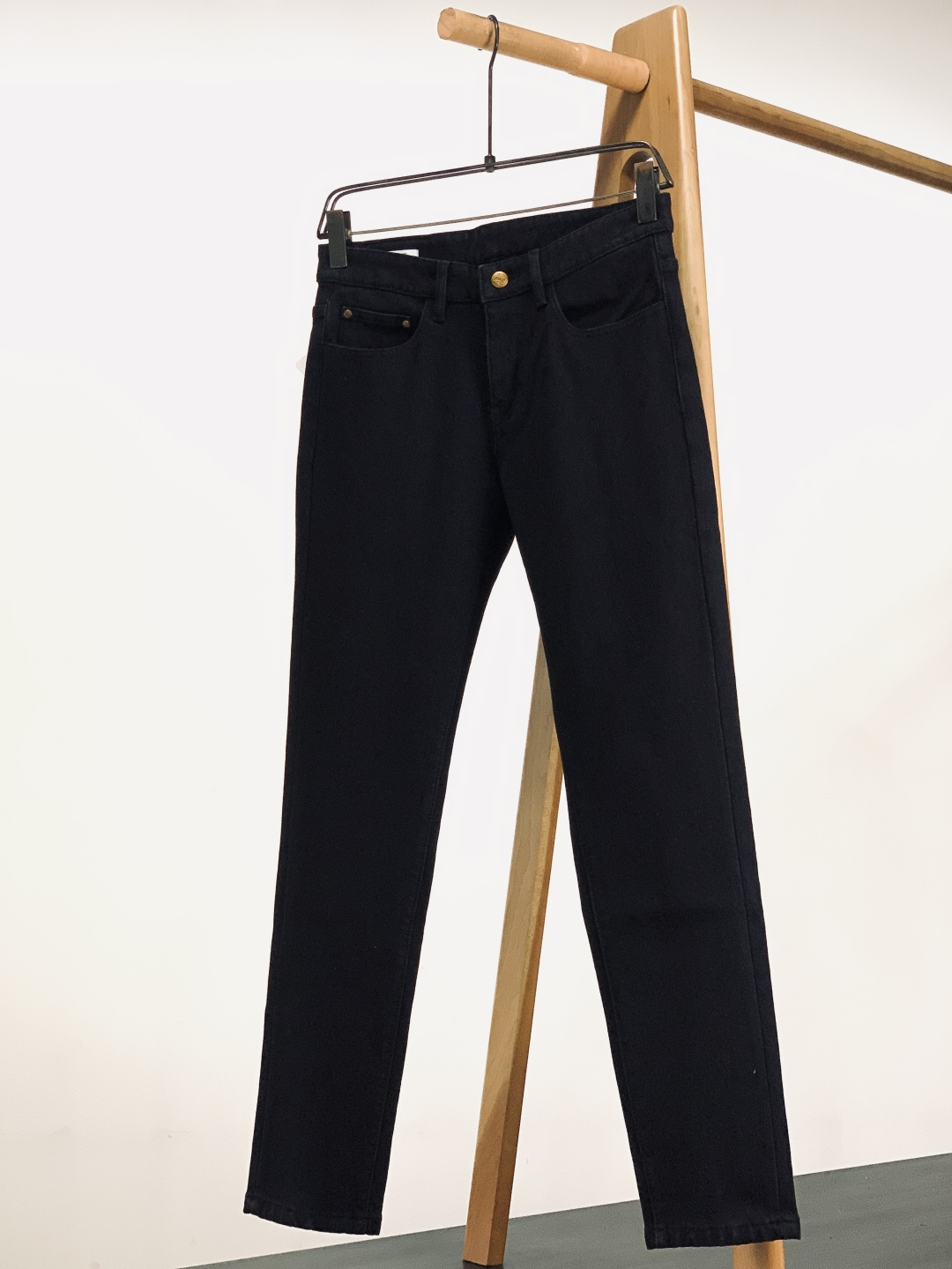 ⚠️🌾Loewe 罗意威 2026SS早春新品 休闲加绒牛仔裤，一条过冬的极简硬核之选高密牛仔+加厚一体