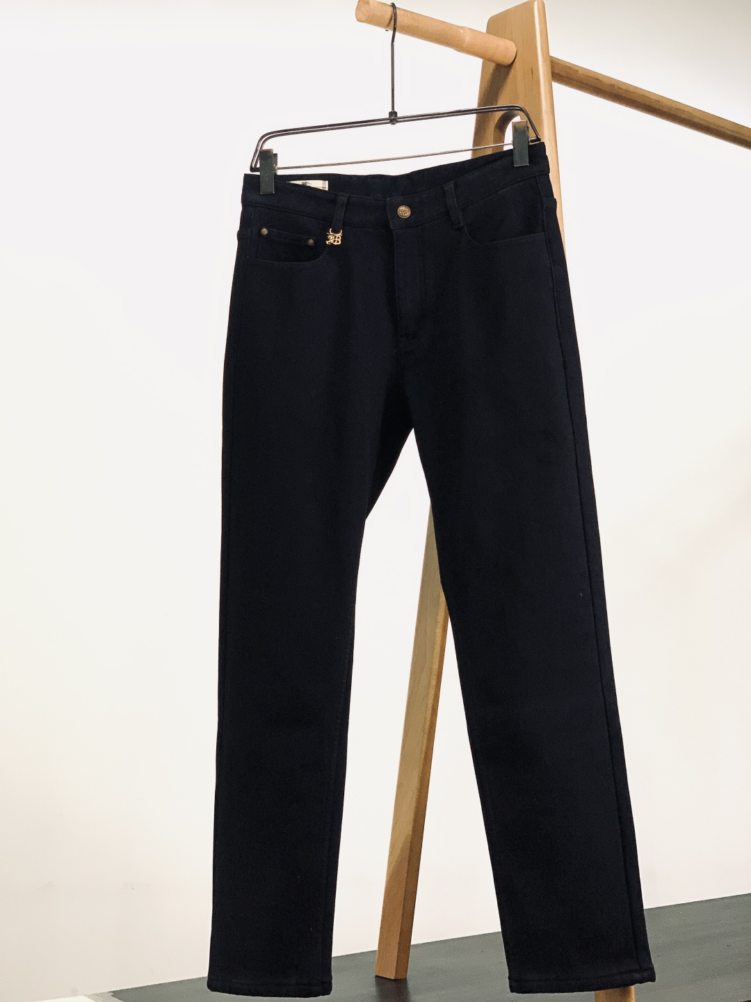 ⚠️🌾Burberry 巴宝莉 2026SS早春新品 休闲加绒牛仔裤，一条过冬的英伦硬核之选。高密牛仔+