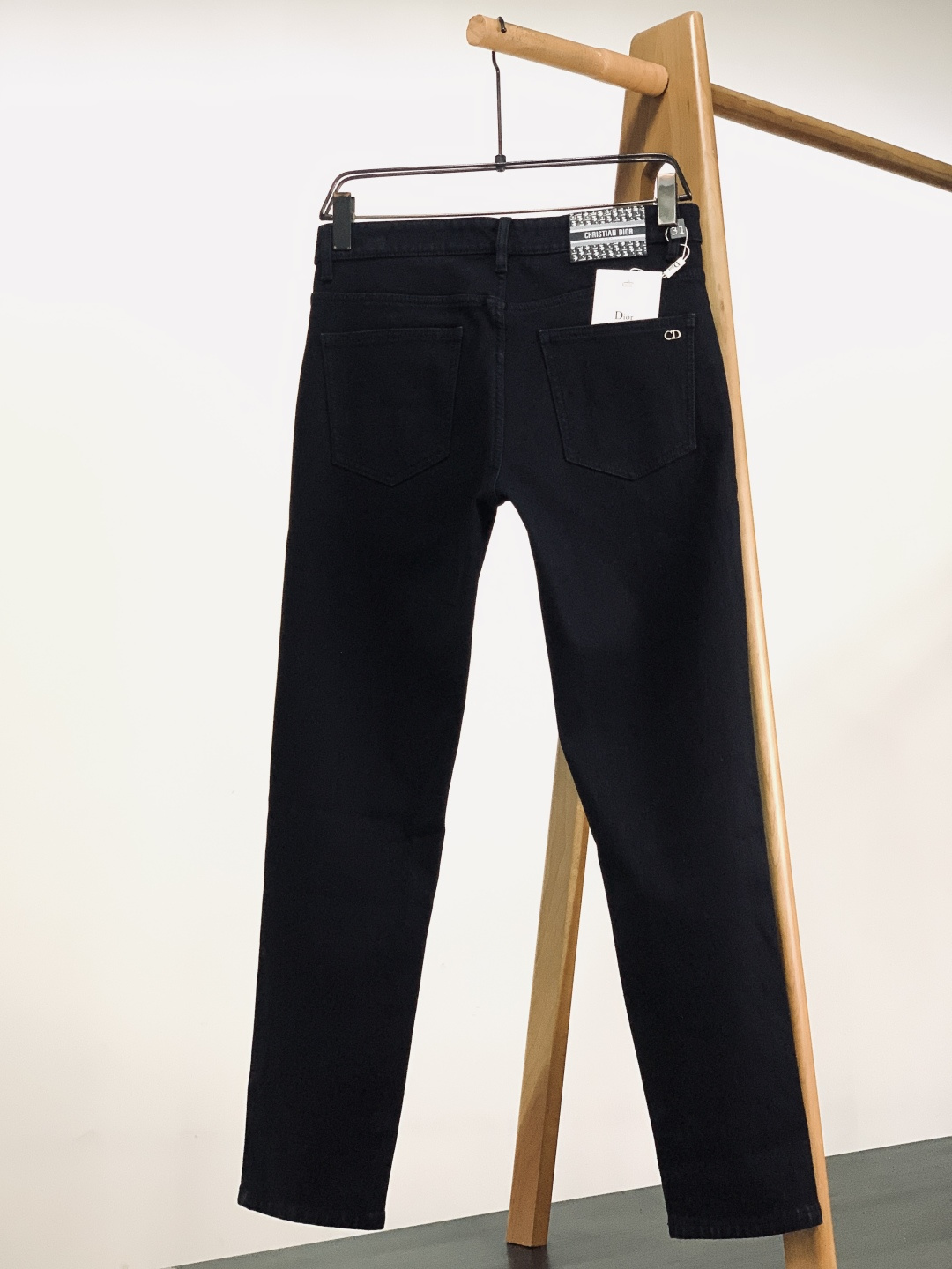 ⚠️🌾Dior Homme 迪奥·桀傲 2026SS早春新品 休闲加绒牛仔裤，一条过冬的法式硬核之选。高