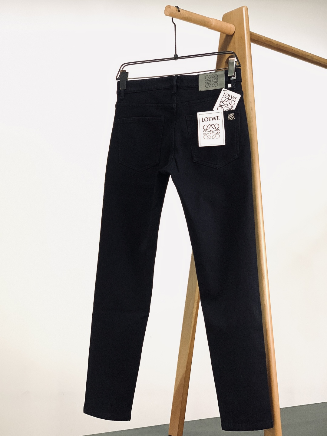 ⚠️🌾Loewe 罗意威 2026SS早春新品 休闲加绒牛仔裤，一条过冬的极简硬核之选高密牛仔+加厚一体