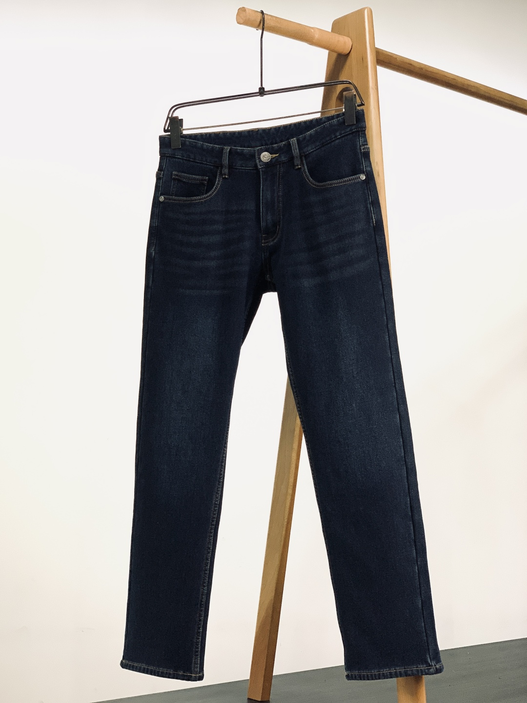 ⚠️🌾EmPorio Armani 阿玛尼 2026SS早春新品 休闲加绒牛仔裤，一条过冬的硬核选择。酵