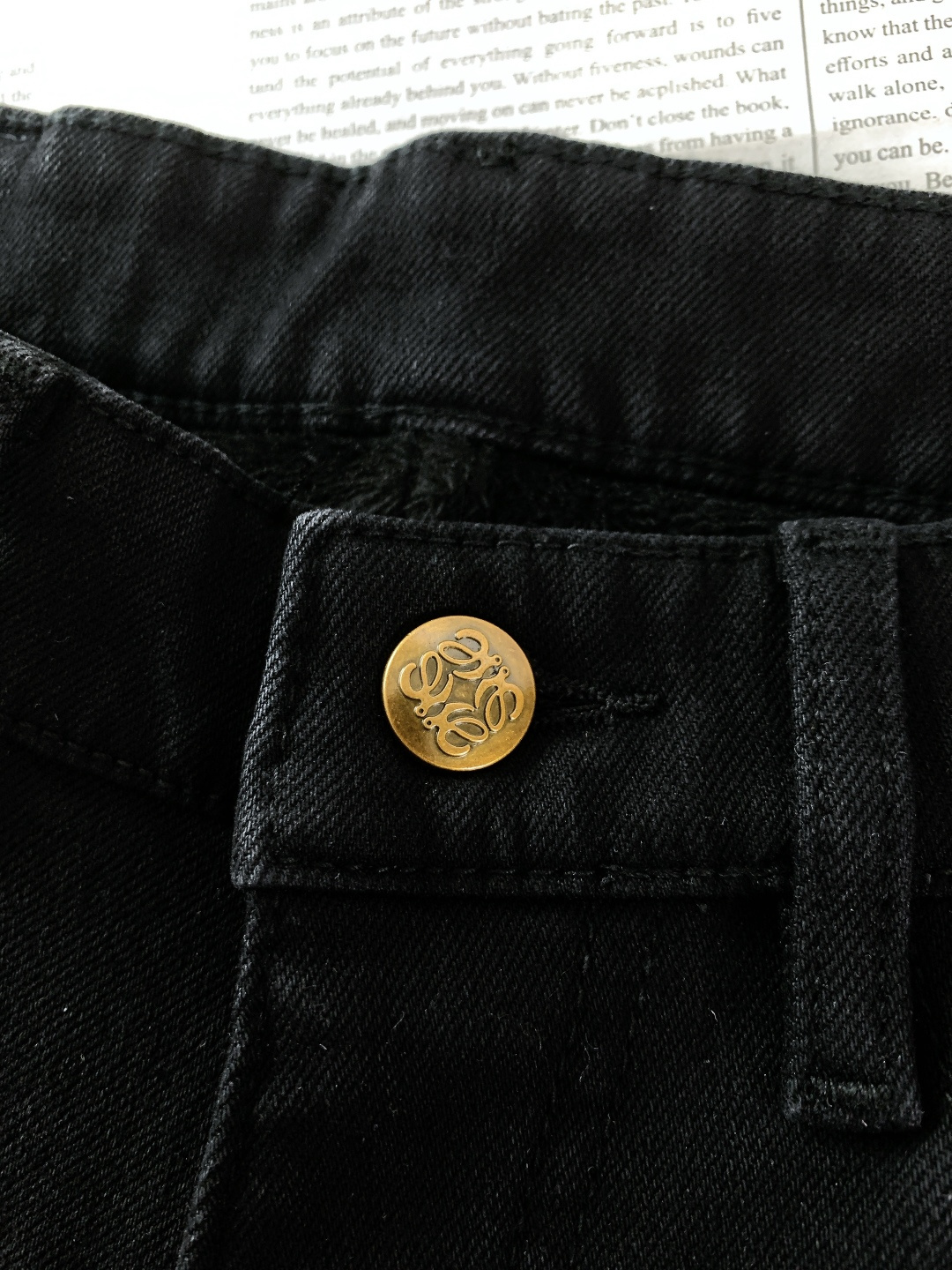 ⚠️🌾Loewe 罗意威 2026SS早春新品 休闲加绒牛仔裤，一条过冬的极简硬核之选高密牛仔+加厚一体