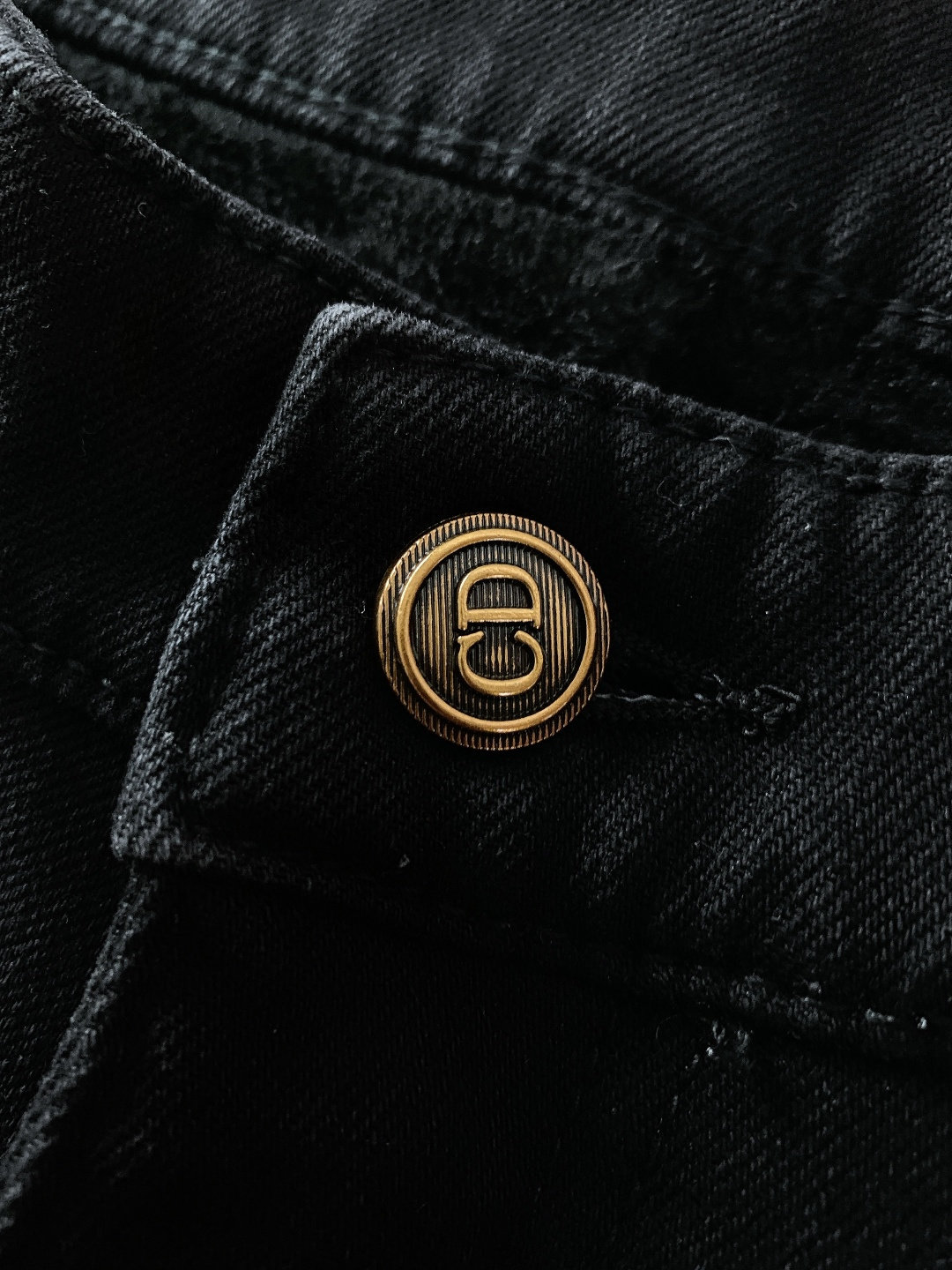 ⚠️🌾Dior Homme 迪奥·桀傲 2026SS早春新品 休闲加绒牛仔裤，一条过冬的法式硬核之选。高