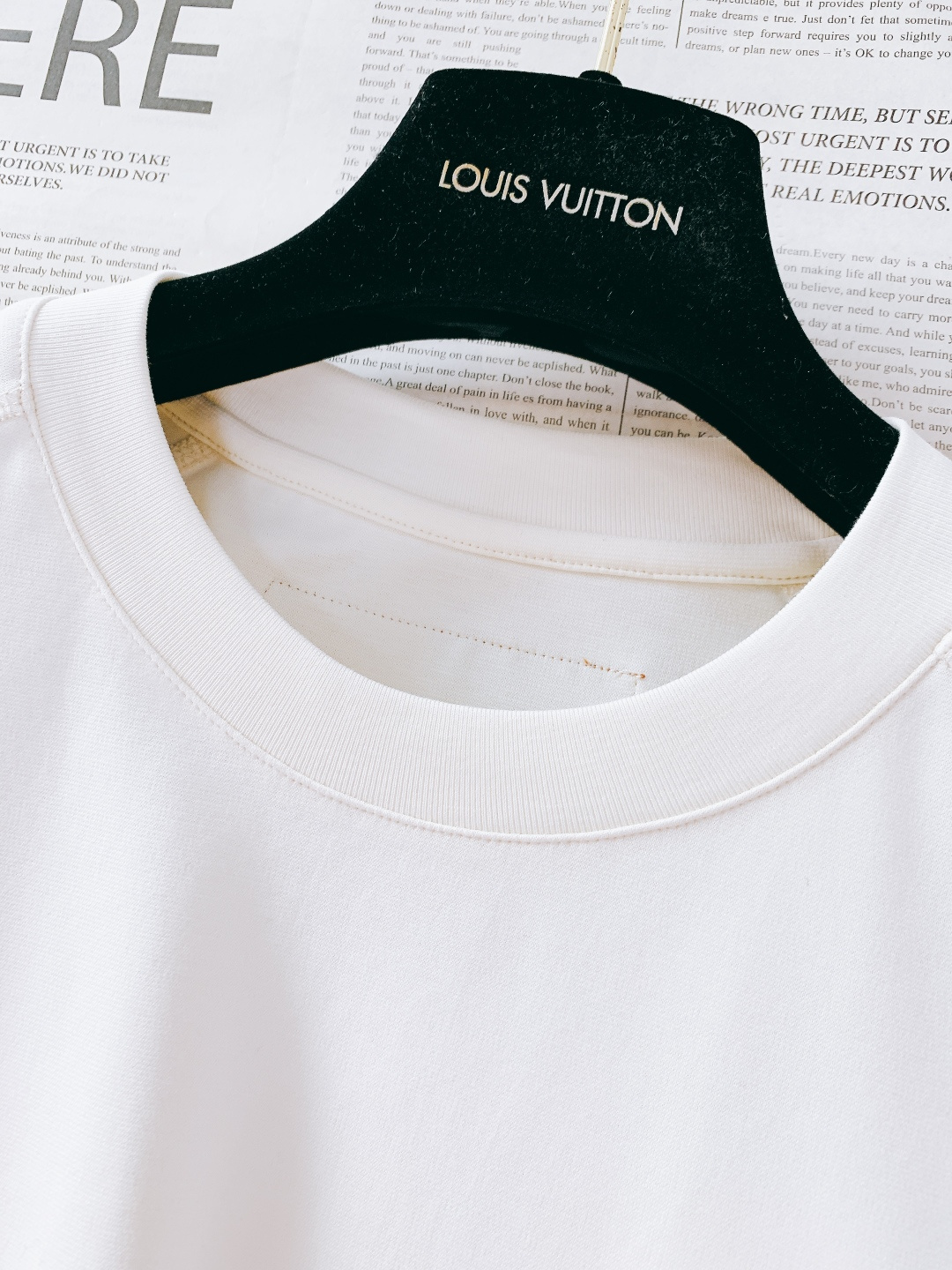 ⚠️🌾LouisVuitton 路易威登 2026SS早春新品云朵压印Logo短袖T恤。280g高支高密