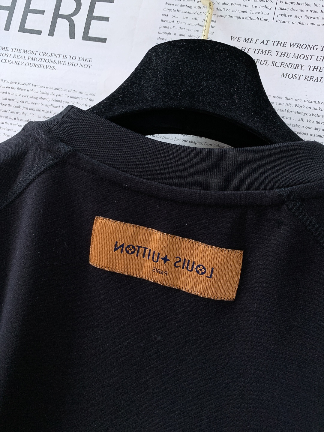 ⚠️🌾LouisVuitton 路易威登 2026SS早春新品云朵压印Logo短袖T恤。280g高支高密