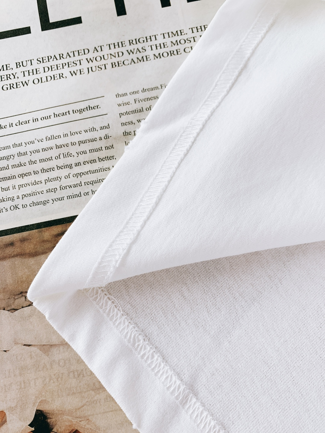 ⚠️🌾Y-3 山本耀司 2026SS早春新品涂鸦印花短袖T恤。260g双纱纯棉面料，挺括有型不软塌，亲肤