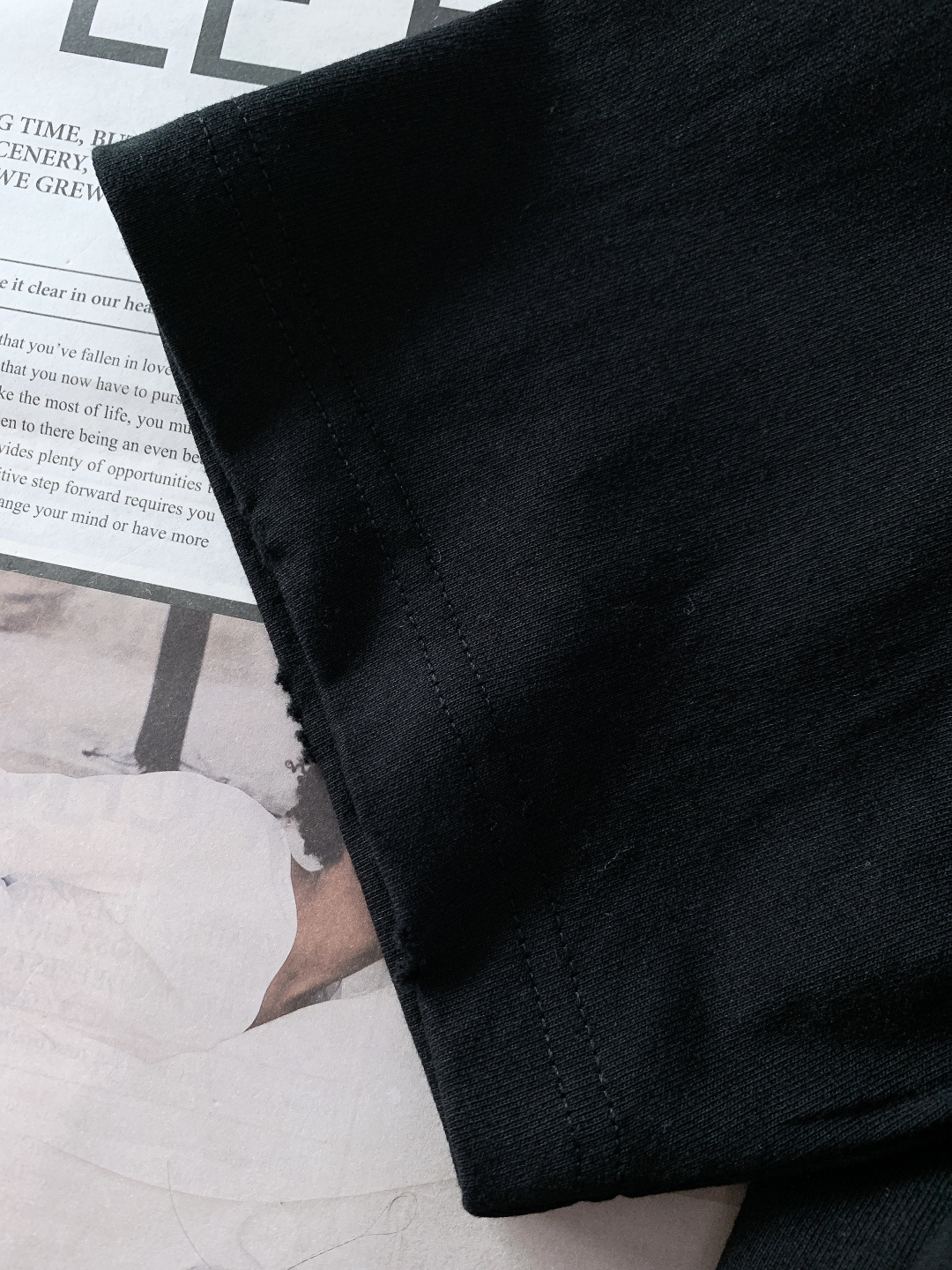 ⚠️🌾Y-3 山本耀司 2026SS早春新品涂鸦印花短袖T恤。260g双纱纯棉面料，挺括有型不软塌，亲肤