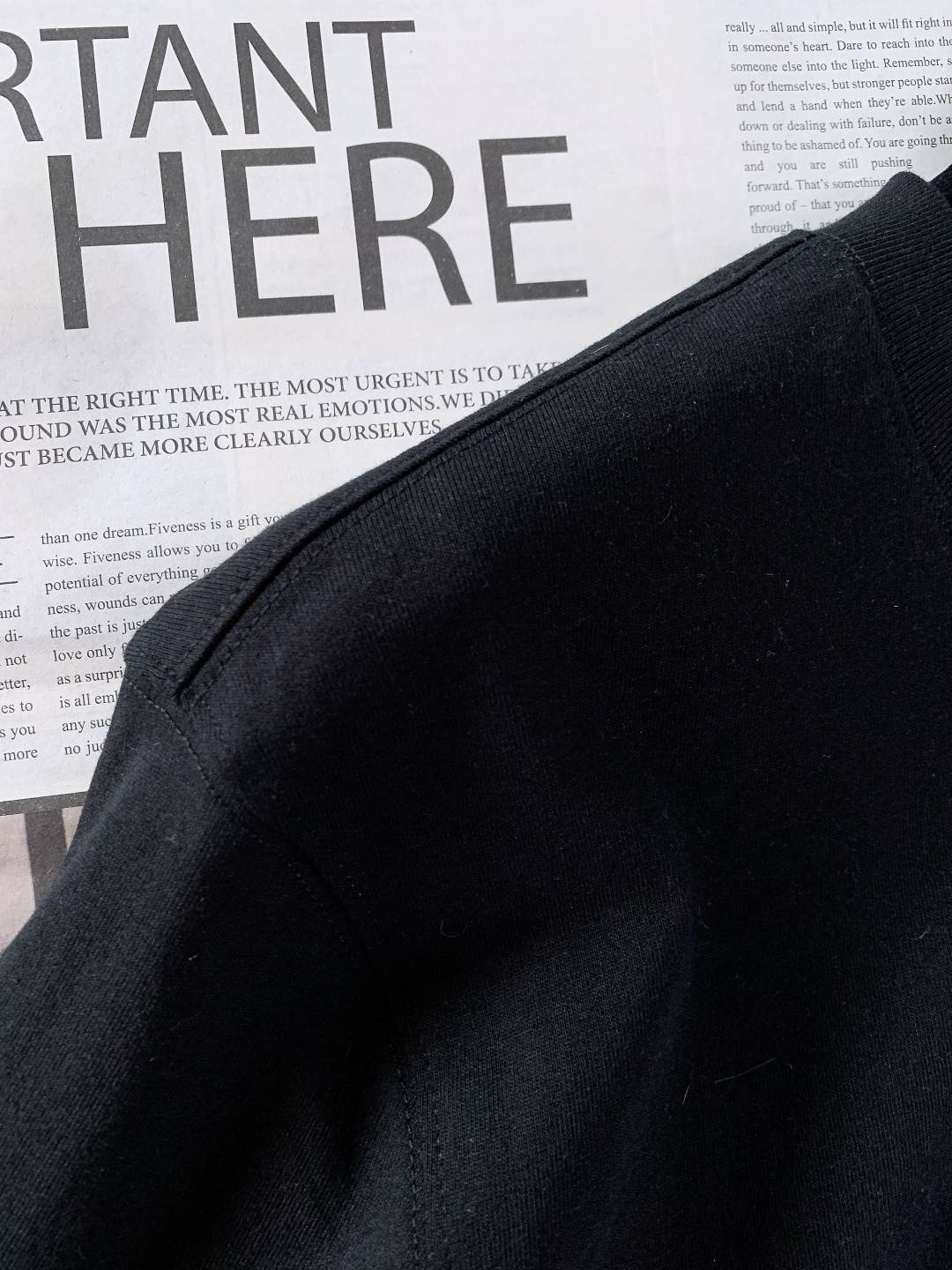 ⚠️🌾Y-3 山本耀司 2026SS早春新品涂鸦印花短袖T恤。260g双纱纯棉面料，挺括有型不软塌，亲肤