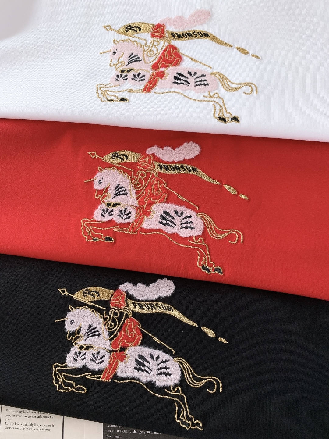 ⚠️🌾Burberry 巴宝莉 2026SS早春新品 马术骑士刺绣短袖T恤。100%葡萄牙进口高支纯棉，