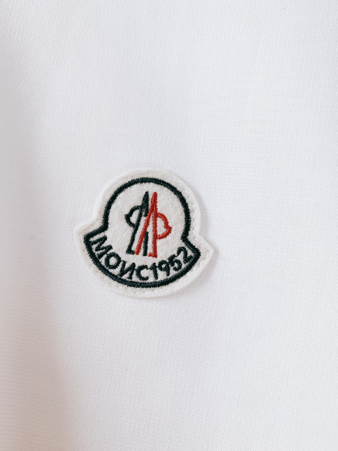 ⚠️🌾Moncler 蒙口 2026SS早春新品 经典T恤，一件顶三件的硬核质感210g重磅高支棉，丝光