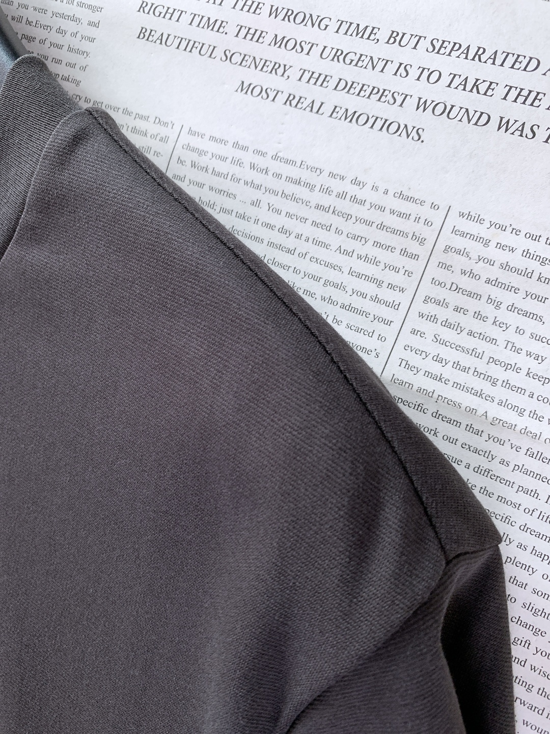 ⚠️🌾Moncler 蒙口 2026SS早春新品 经典T恤，一件顶三件的硬核质感210g重磅高支棉，丝光