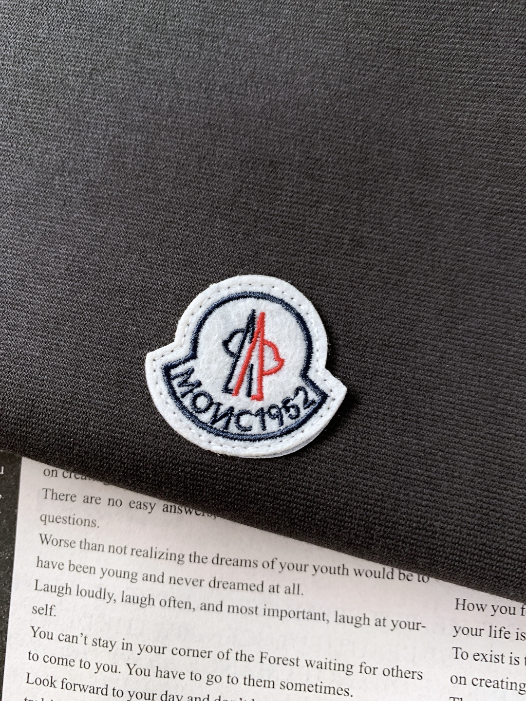 ⚠️🌾Moncler 蒙口 2026SS早春新品 经典T恤，一件顶三件的硬核质感210g重磅高支棉，丝光