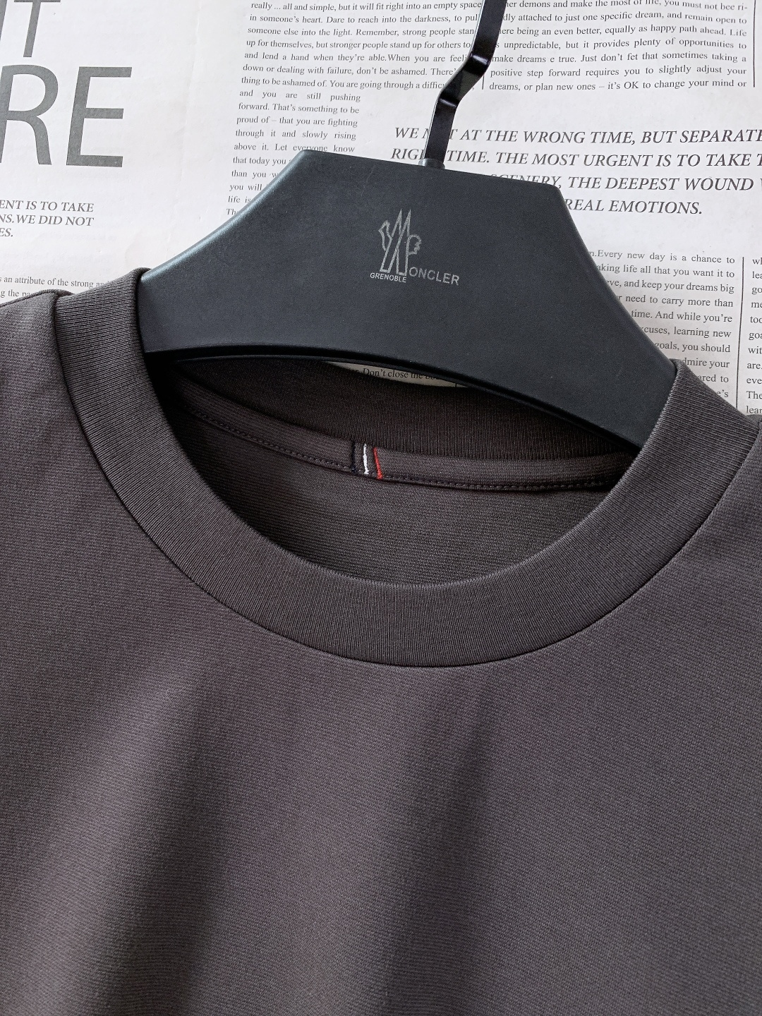 ⚠️🌾Moncler 蒙口 2026SS早春新品 经典T恤，一件顶三件的硬核质感210g重磅高支棉，丝光