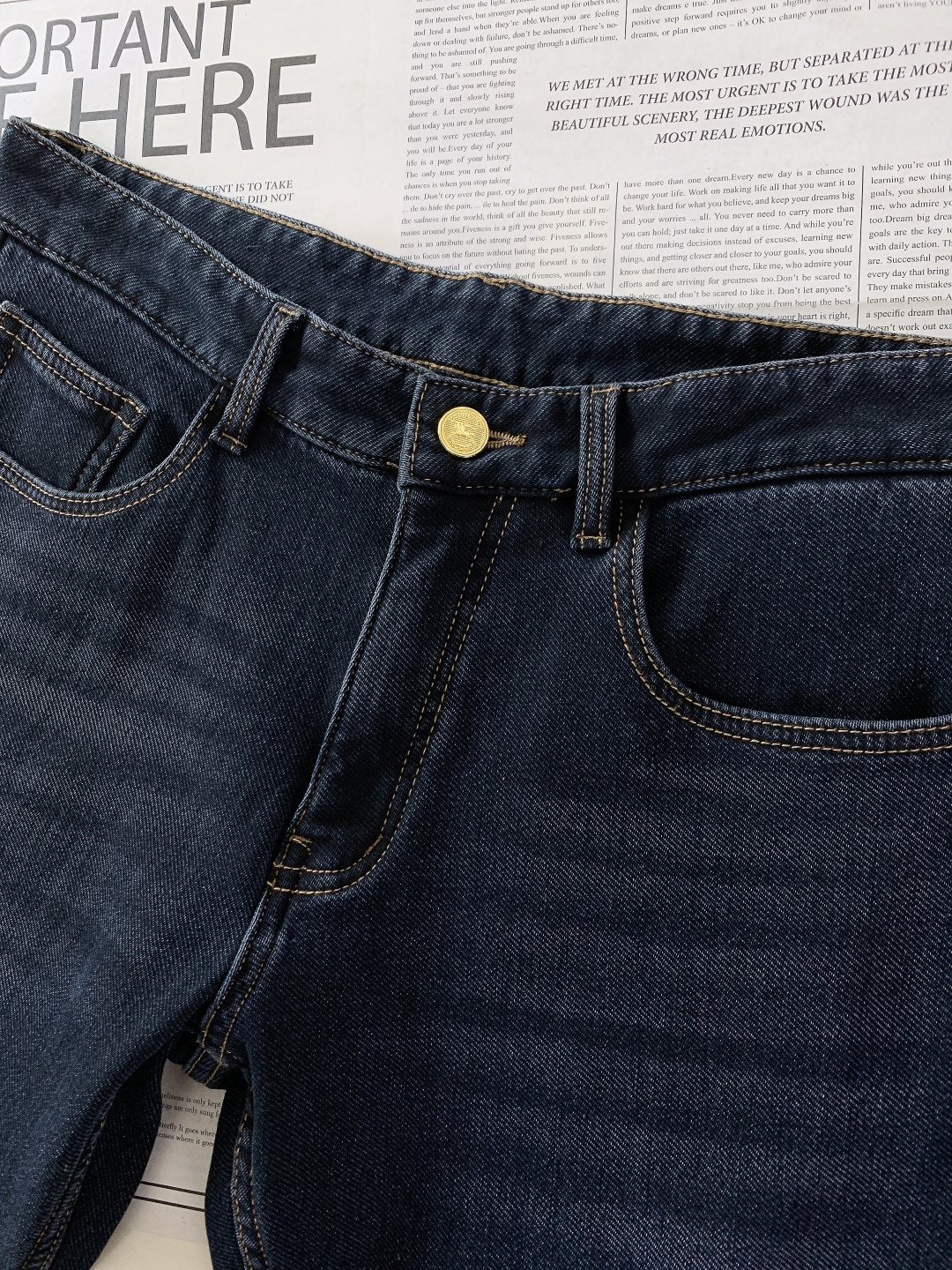 ⚠️🌾Burberry 巴宝莉 2026SS早春新品秋冬刚需，休闲加绒牛仔裤重磅牛仔+羊羔绒内里，保暖不