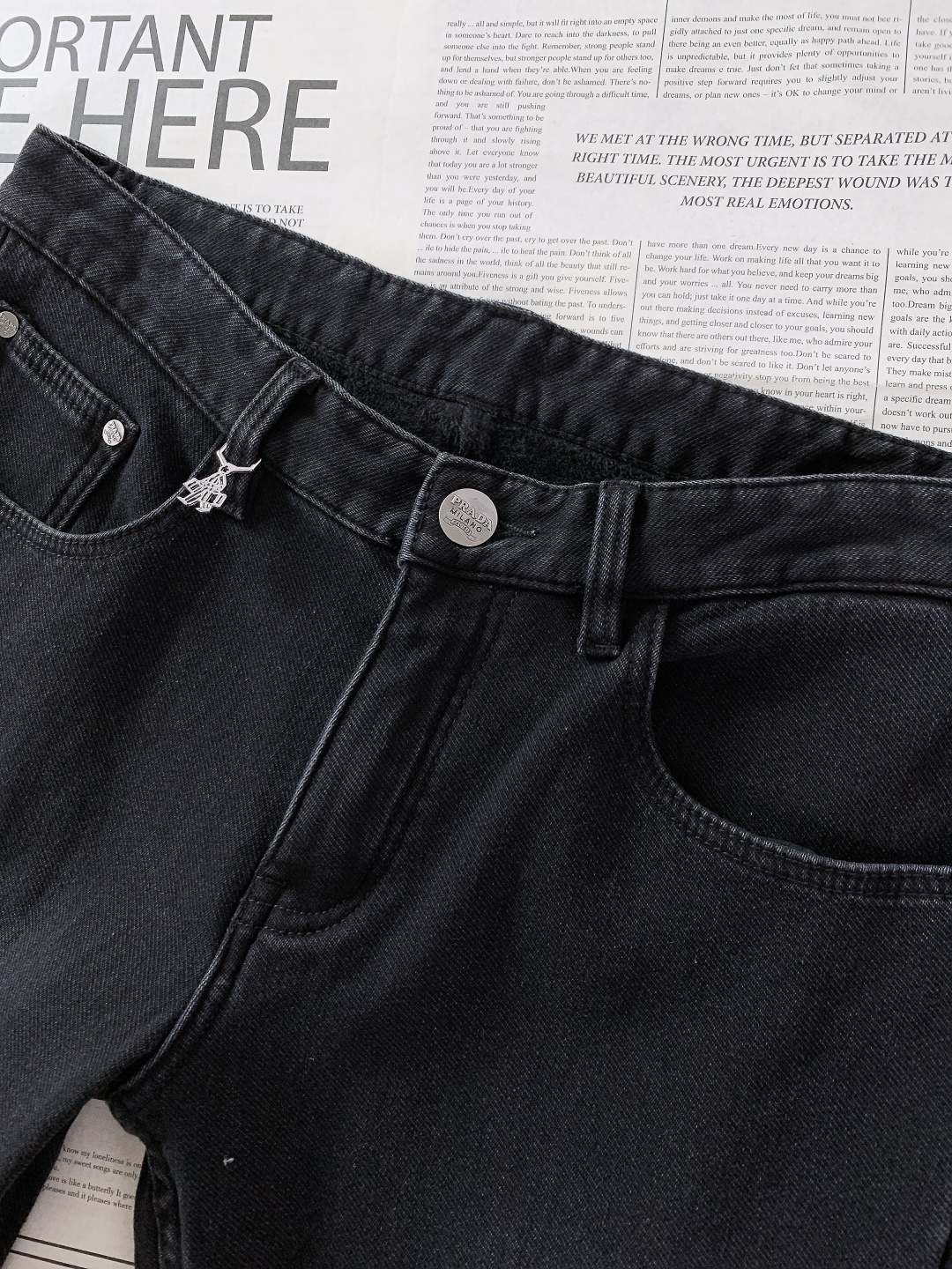 ⚠️🌾Prada 普拉达 2026SS早春新品 秋冬刚需，加绒牛仔裤。重磅牛仔+高密摇粒绒，保暖不臃肿黑