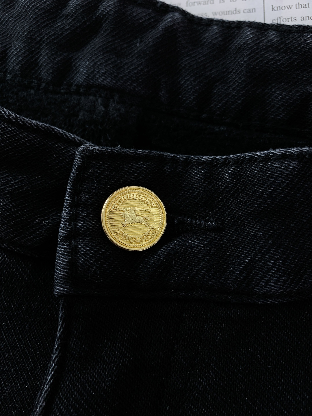 ⚠️🌾Burberry 巴宝莉 2026SS早春新品❄️ 秋冬刚需，休闲加绒牛仔裤重磅牛仔+羊羔绒内里，