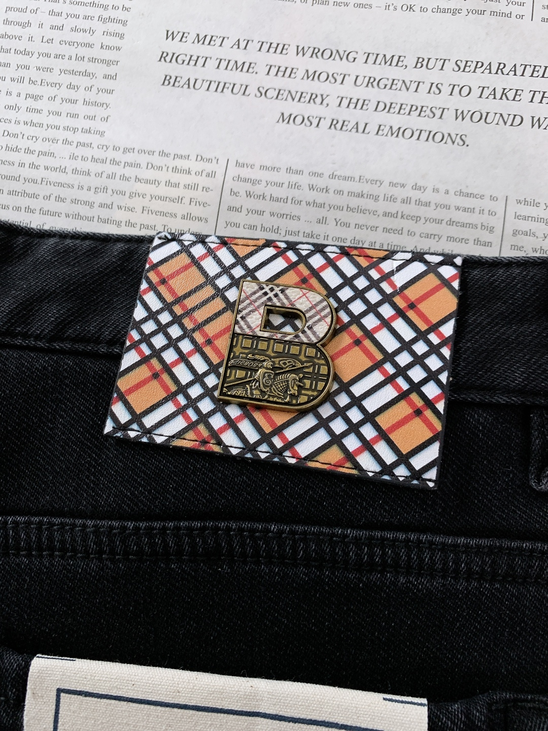 ⚠️🌾Burberry 巴宝莉 2026SS早春新品❄️ 秋冬刚需，休闲加绒牛仔裤重磅牛仔+羊羔绒内里，