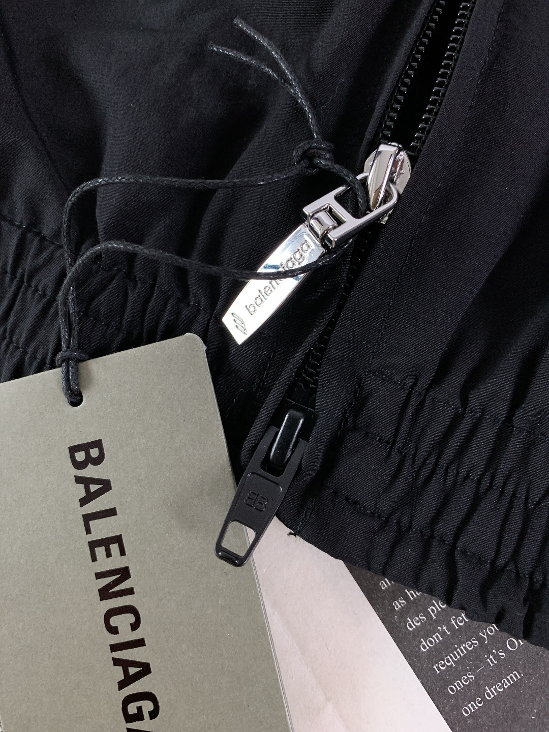 ⚠️🌾𝐁𝐚𝐥𝐞𝐧𝐜𝐢𝐚𝐠𝐚 巴黎世家 2026SS早春新品3B足球夹克⚽️采用高密防泼水面料，触感轻盈顺