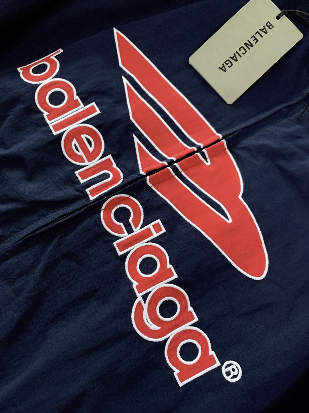 ⚠️🌾𝐁𝐚𝐥𝐞𝐧𝐜𝐢𝐚𝐠𝐚 巴黎世家 2026SS早春新品3B足球夹克⚽️采用高密防泼水面料，触感轻盈顺