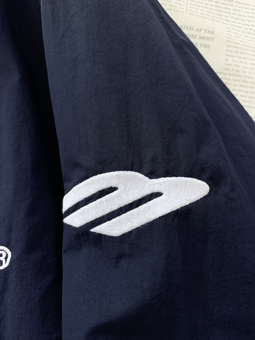 ⚠️🌾𝐁𝐚𝐥𝐞𝐧𝐜𝐢𝐚𝐠𝐚 巴黎世家 2026SS早春新品3B足球夹克⚽️采用高密防泼水面料，触感轻盈顺