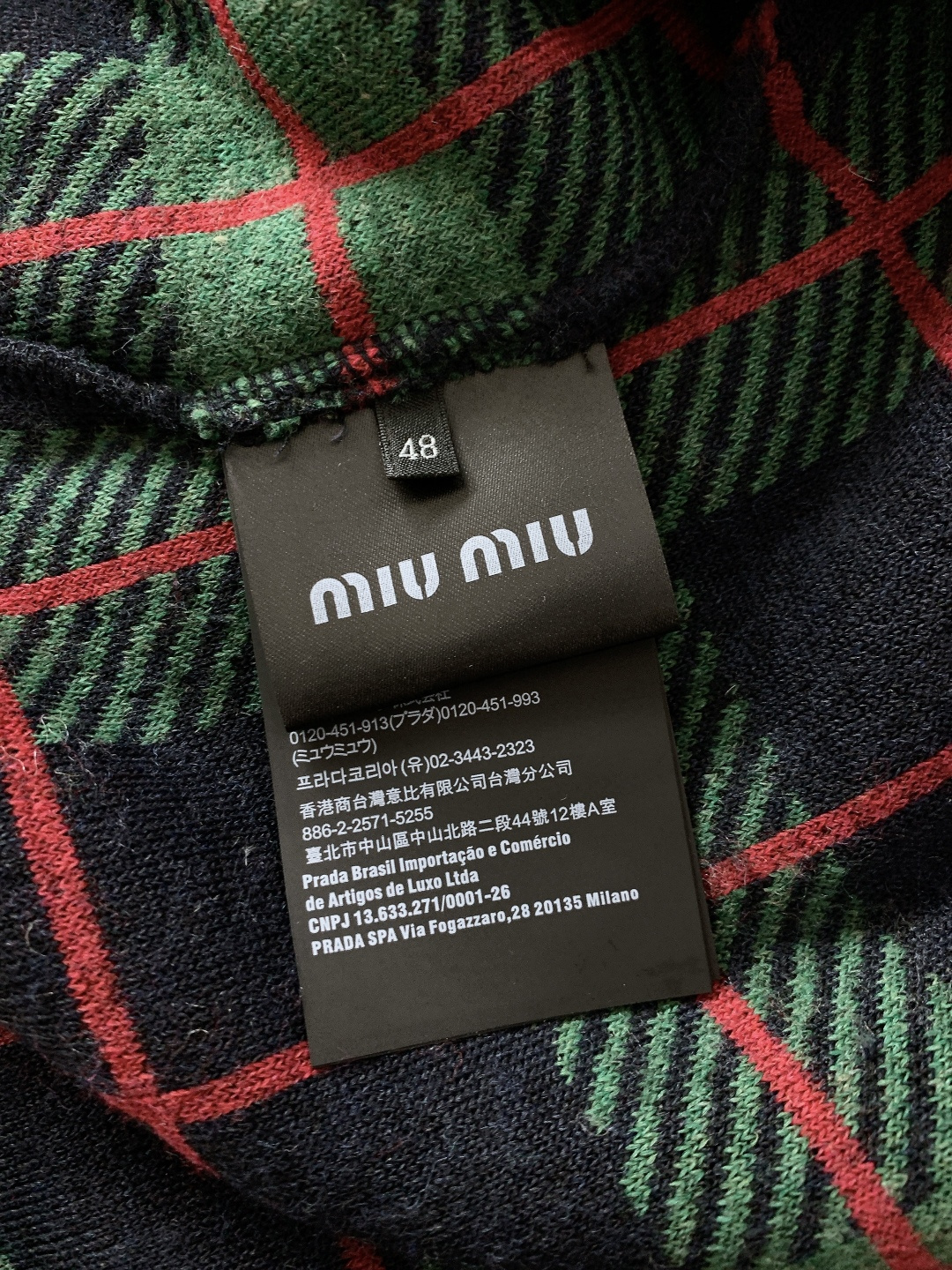 ⚠️🌾Miumiu 缪缪 2026SS早春新品摇粒绒格纹外套。采用高密摇粒绒面料，绒感蓬松柔软，触感温暖