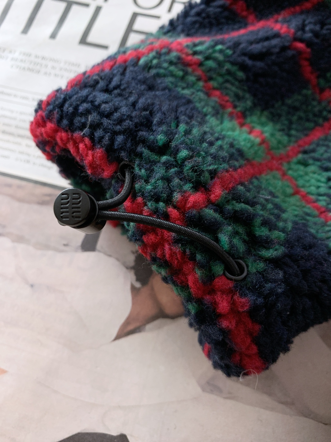 ⚠️🌾Miumiu 缪缪 2026SS早春新品摇粒绒格纹外套。采用高密摇粒绒面料，绒感蓬松柔软，触感温暖