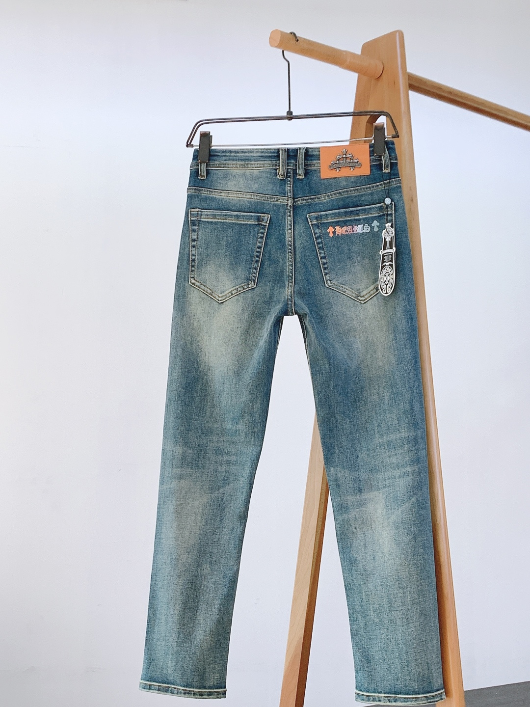 Chrome Hearts 克罗心 2026SS早春新品高级时装感 进口牛仔面料 , 洗水牛仔裤。面料很