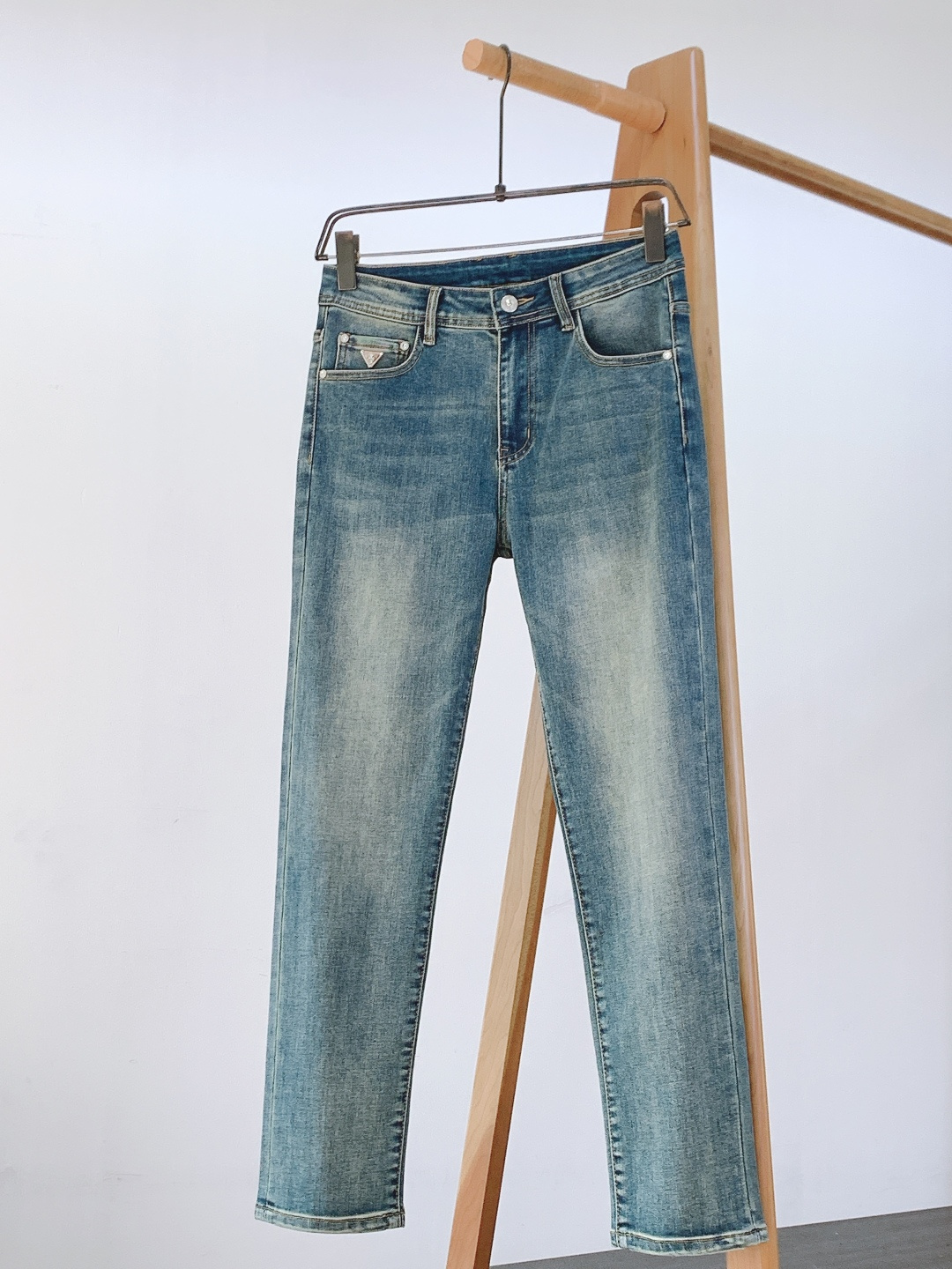 Chrome Hearts 克罗心 2026SS早春新品高级时装感 进口牛仔面料 , 洗水牛仔裤。面料很