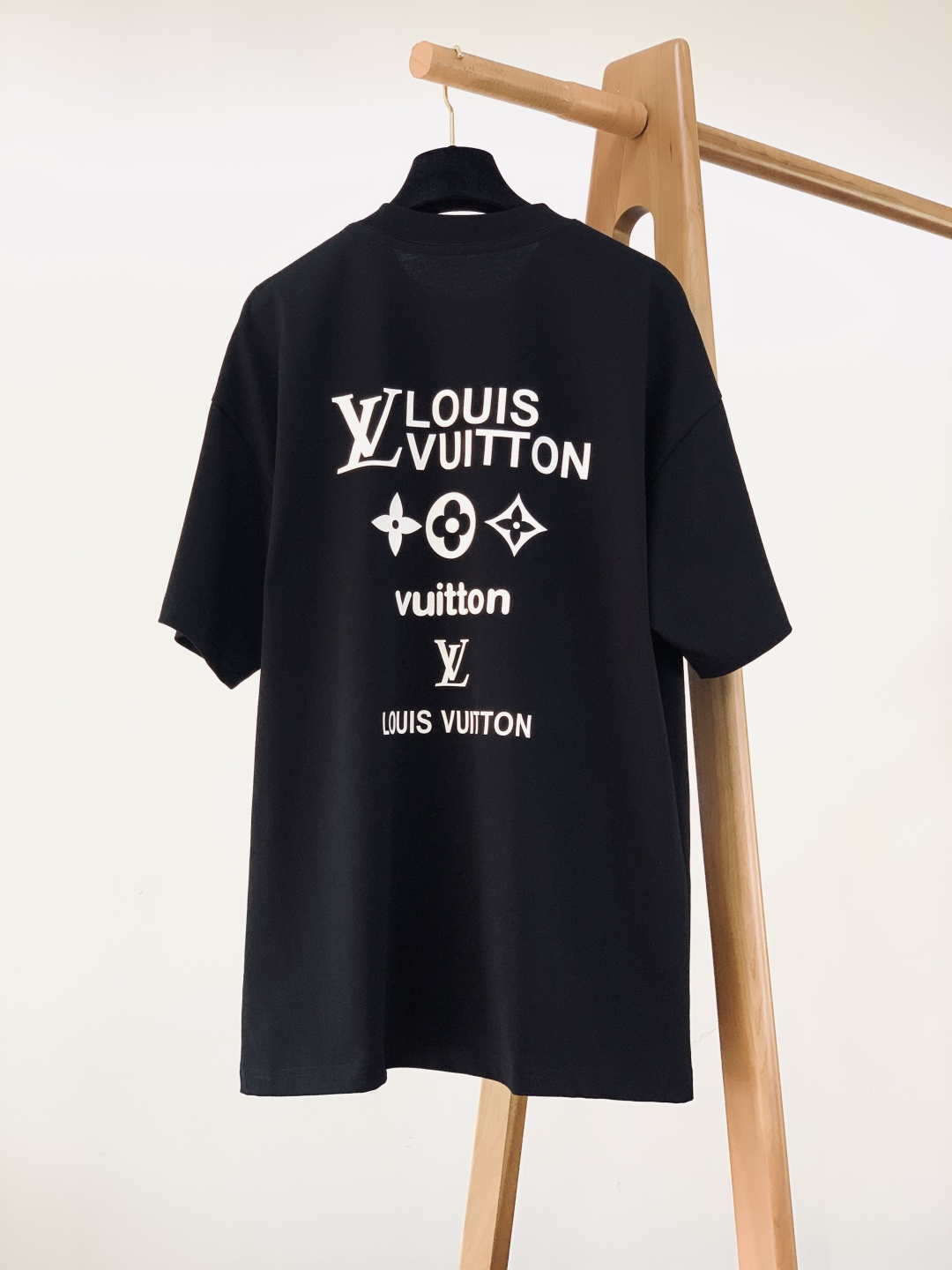 LouisVuitton 路易威登 2026SS春夏新品叠印Logo T恤｜双色齐发！重磅双纱棉面料，厚
