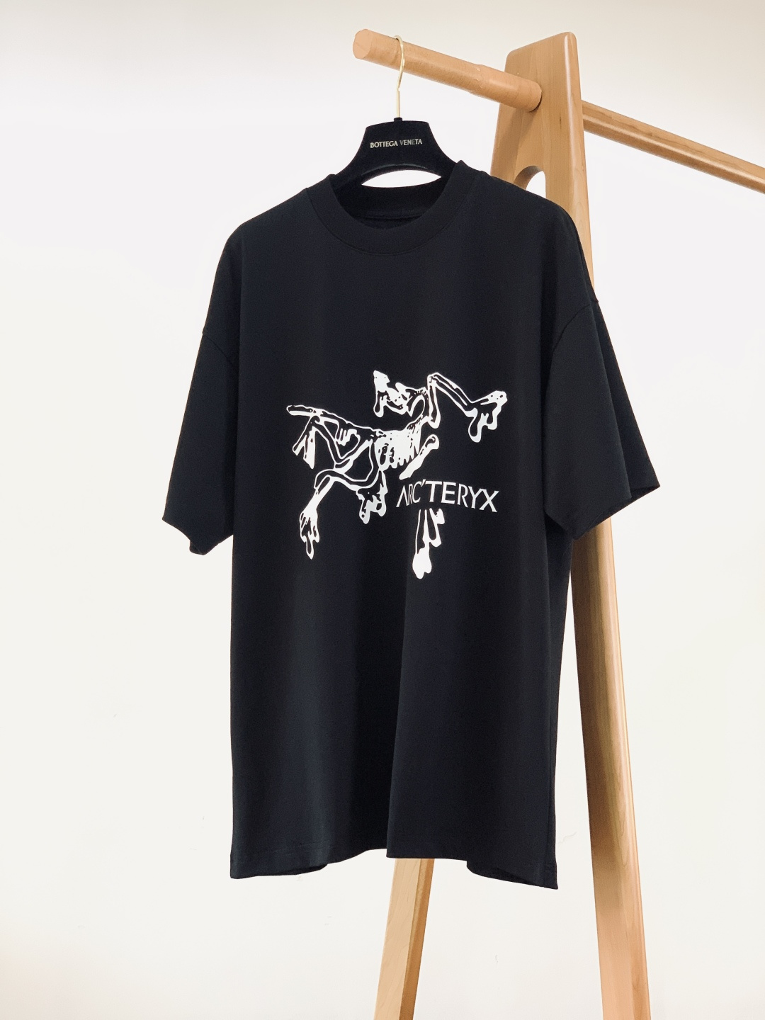 ARCTERYX 始祖鸟 2026SS早春新品 溶解鸟短袖，高支精梳棉+艺术感印花！黑白撞色溶解鸟Log