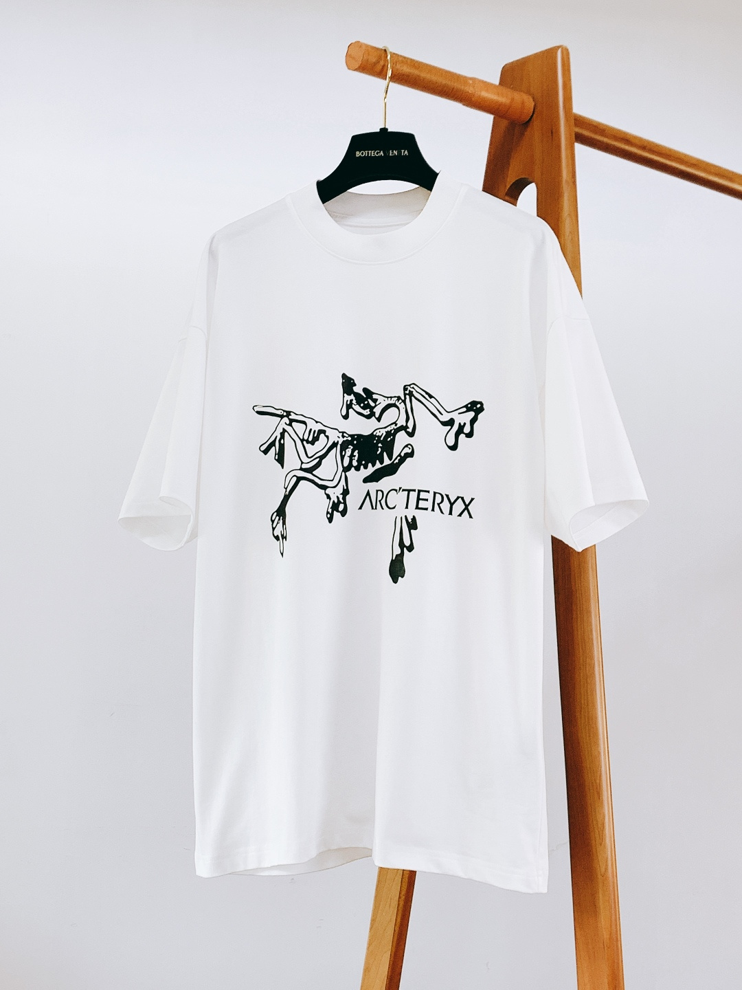 ARCTERYX 始祖鸟 2026SS早春新品 溶解鸟短袖，高支精梳棉+艺术感印花！黑白撞色溶解鸟Log