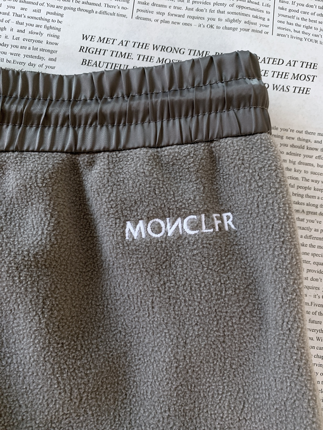 ⚠️支持年后Moncler 蒙口 2026SS早春新品 摇粒绒工装裤｜户外机能+都市休闲，户外刚需款！高