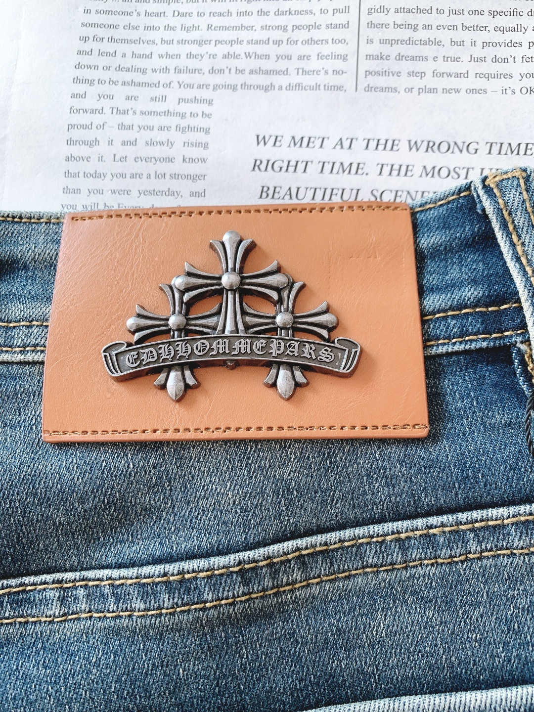 Chrome Hearts 克罗心 2026SS早春新品高级时装感 进口牛仔面料 , 洗水牛仔裤。面料很