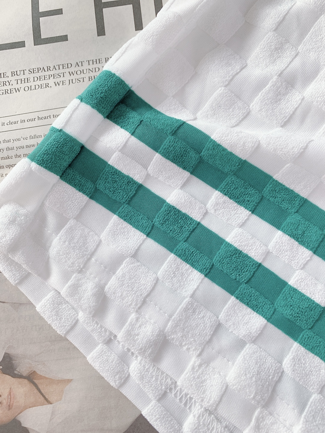 LouisVuitton 路易威登 2026SS春夏新品棋盘格提花短裤🩳 采用立体棋盘格提花面料，表层为