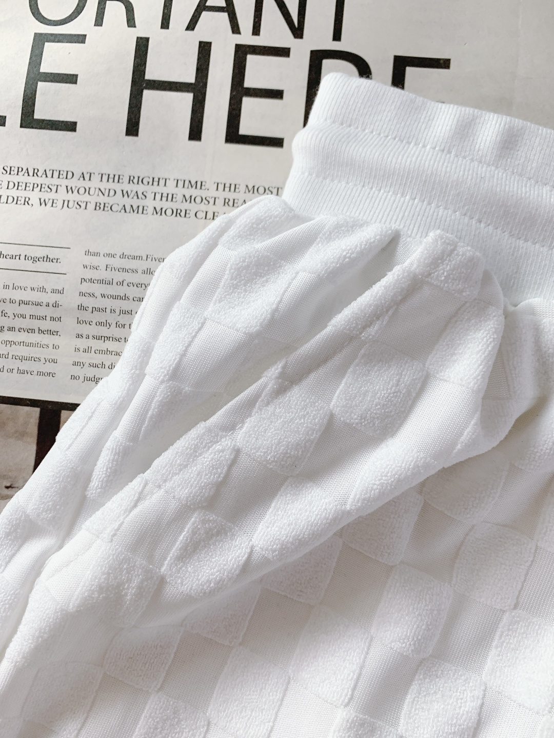 LouisVuitton 路易威登 2026SS春夏新品棋盘格提花短裤🩳 采用立体棋盘格提花面料，表层为