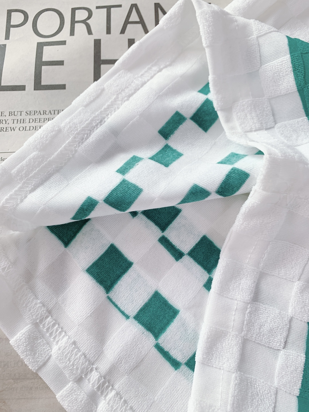 LouisVuitton 路易威登 2026SS春夏新品棋盘格提花短裤🩳 采用立体棋盘格提花面料，表层为