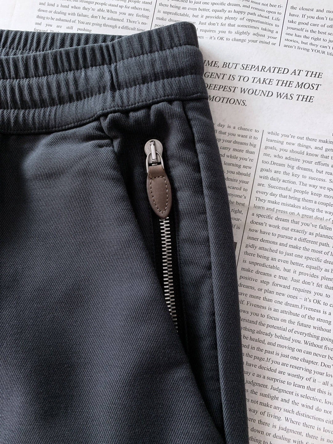 Berluti 伯鲁蒂 2026SS早春新品 休闲抽绳休闲裤 时尚系列，独特设计，抽绳休闲长裤 订纱开始