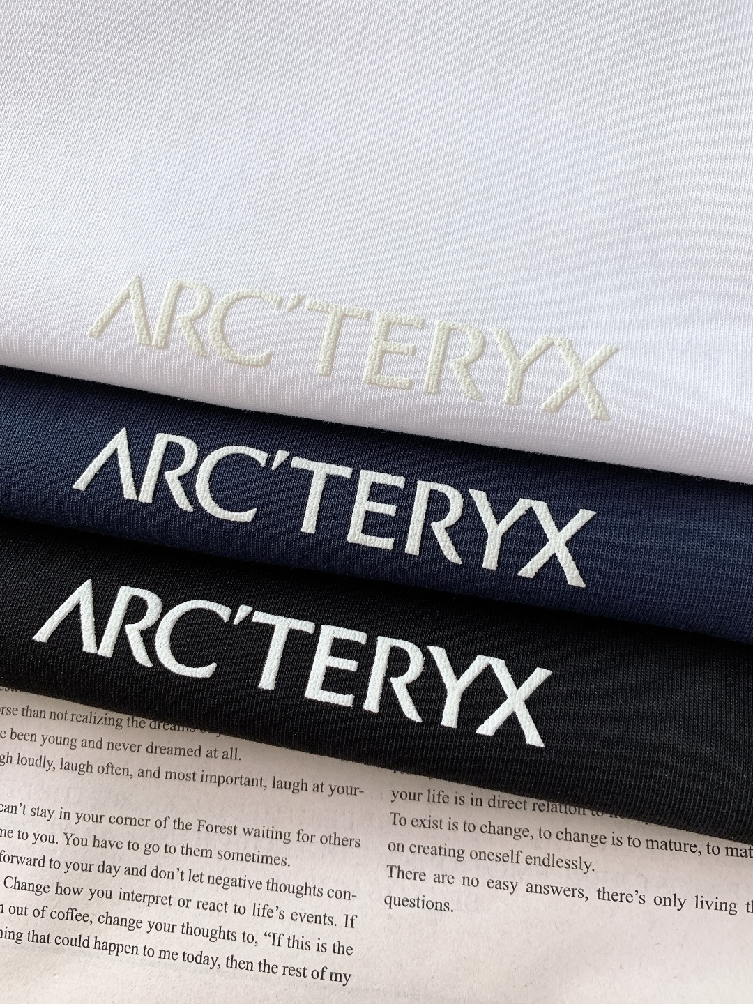 ARCTERYX 始祖鸟 2026SS春夏新品鸟骨印花T恤。户外机能与潮流美学的完美碰撞！甄选高支精梳棉