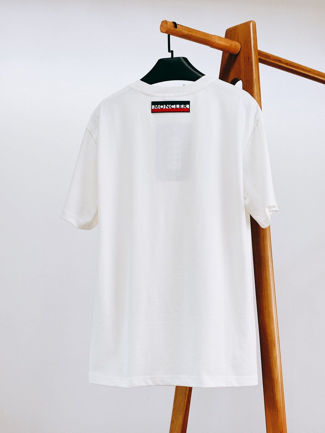 Moncler 蒙口 2026SS早春新品 经典徽章Logo短袖，高支精梳棉+专柜质感！胸前刺绣徽章Lo