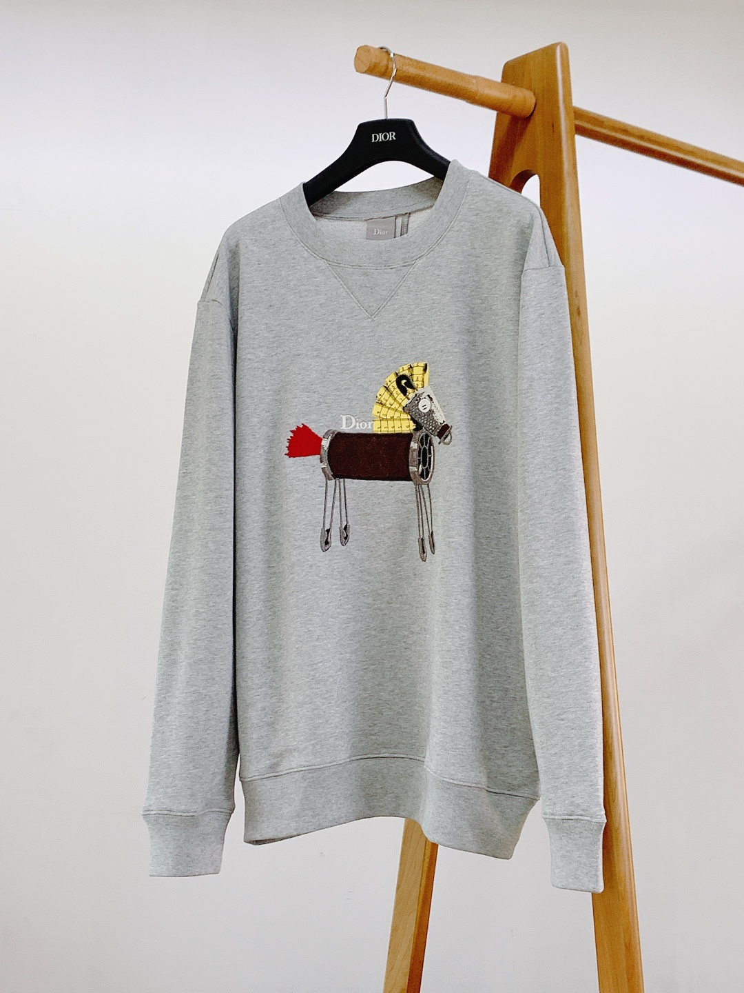 Dior Homme 迪奥·桀傲 2026SS早春新品马年限定款刺绣卫衣，艺术感拉满的奢品休闲款！100