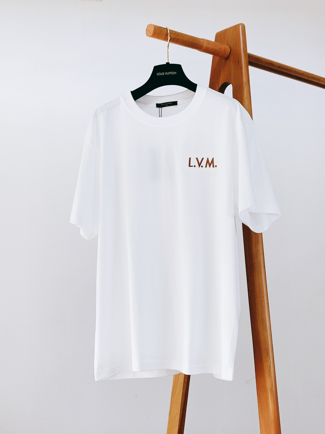 LouisVuitton 路易威登 2026SS早春新品 休闲刺绣T恤｜黑白双煞 230g重磅精梳棉，挺