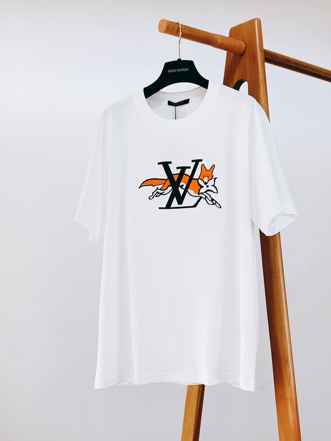 LouisVuitton 路易威登 2026SS早春新品 经典狐狸刺绣T恤｜轻奢高级感拉满精选高支精梳棉